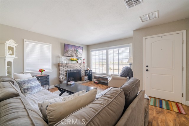 Detail Gallery Image 11 of 34 For 43124 52nd St, Lancaster,  CA 93536 - 3 Beds | 1 Baths