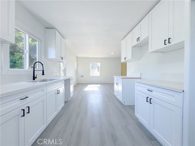 Detail Gallery Image 5 of 25 For 1201 W 96th St, Los Angeles,  CA 90044 - 4 Beds | 2 Baths