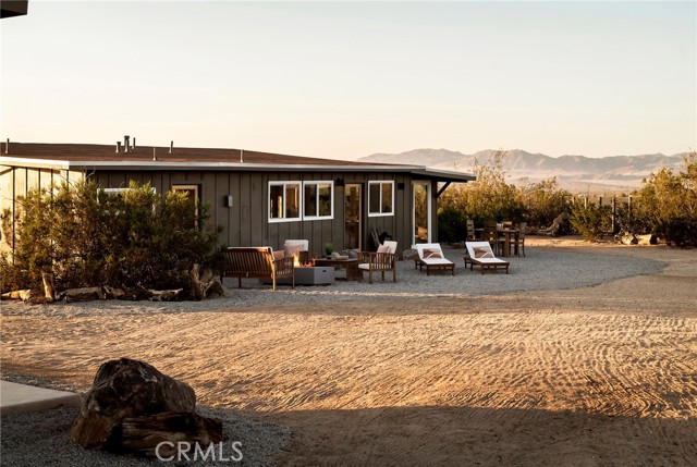 70315 Indian Trail, 29 Palms CA: https://media.crmls.org/medias/fa27ab0d-58ee-4a73-9bc6-7e8c5af0f1fa.jpg