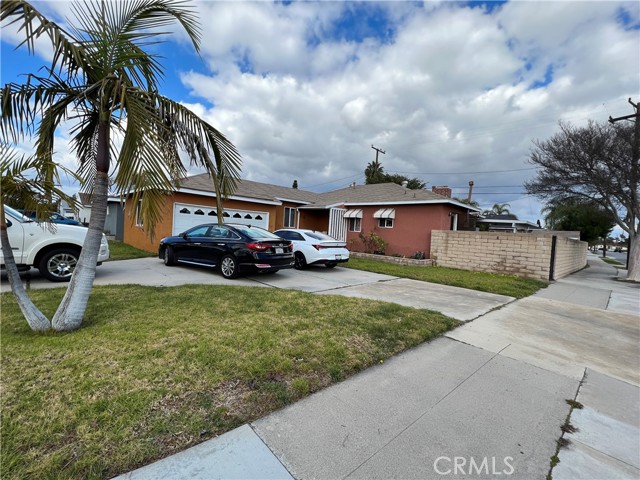 Corner lot home features 4 bedrooms 3 bathrooms with great potential! This home is in need of major repairs due to water damages, no FHA/VA or govt loans. Buyer to investigate all aspects of the property to satisfy themselves in regards to the condition, repairs, square footage, permits, location, zoning, etc.