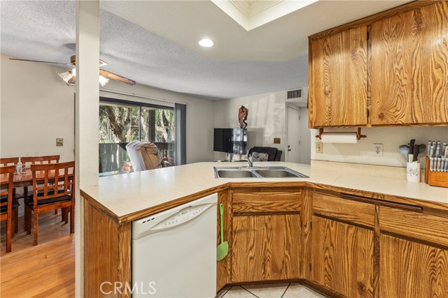 Detail Gallery Image 11 of 21 For 13946 Spring Water Ct, Garden Grove,  CA 92843 - 1 Beds | 1 Baths