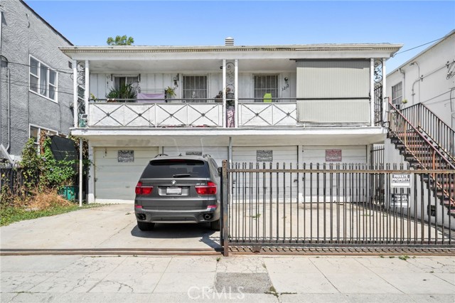 1200 N Kenmore Avenue, Los Angeles CA: https://media.crmls.org/medias/fa28c65c-ee00-4ca2-96f6-80de1a64b971.jpg