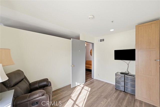 27828 Parkvale, Santa Clarita CA: https://media.crmls.org/medias/fa28fb61-a138-4550-9503-dd99bb48a172.jpg