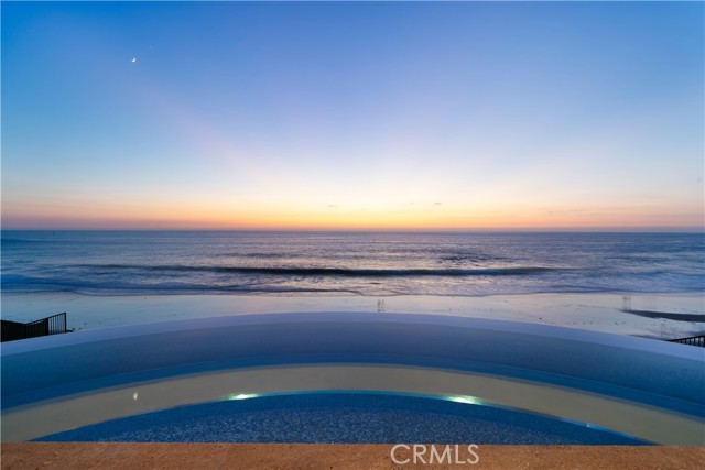 21 Strand Beach Drive, Dana Point CA: https://media.crmls.org/medias/fa29b0c9-466e-46b1-8a9b-38dc432aa690.jpg