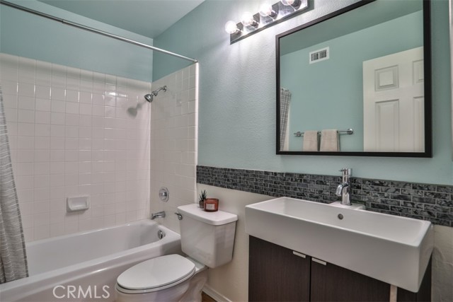 8025 E Sandstone Drive, Anaheim Hills CA: https://media.crmls.org/medias/fa29b2d7-90fe-4e0b-9c6b-b03c8e8a37d3.jpg