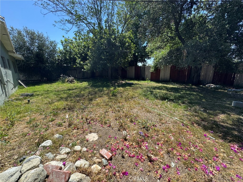 https://media.crmls.org/medias/fa2a50e9-bf75-445c-a225-41af7183b754.jpg?preset=X-Large