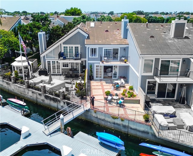 16178 Bimini Lane, Huntington Beach CA: https://media.crmls.org/medias/fa2ab9e6-2f5b-43ac-9a84-69d6122e11ba.jpg