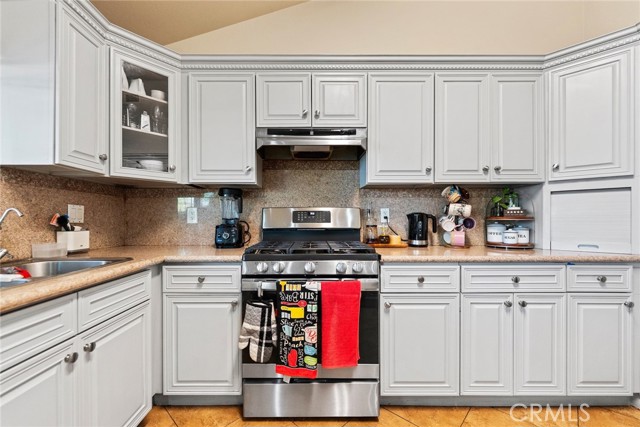 Detail Gallery Image 9 of 20 For 9087 Rosecrest, Fontana,  CA 92335 - 4 Beds | 2 Baths