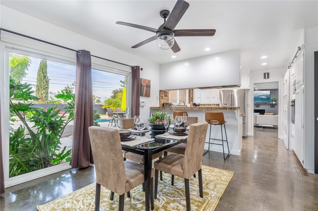 Detail Gallery Image 7 of 15 For 22349 Vanowen St, Canoga Park,  CA 91303 - 3 Beds | 2 Baths