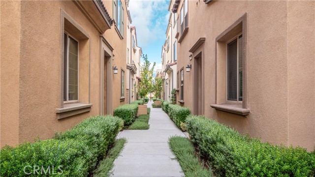 Detail Gallery Image 2 of 47 For 823 Wintergreen Way, Upland,  CA 91786 - 3 Beds | 2/1 Baths