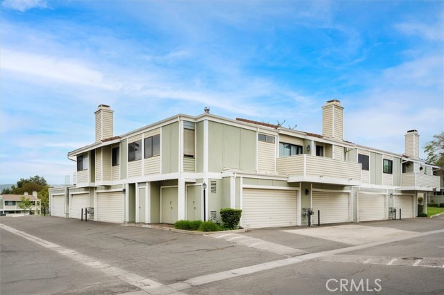 Detail Gallery Image 3 of 28 For 27072 Hidaway Ave #3,  Canyon Country,  CA 91351 - 2 Beds | 1/1 Baths