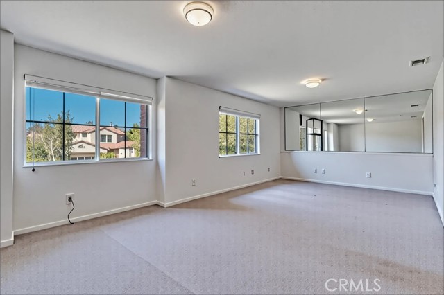 Detail Gallery Image 32 of 46 For 14218 Yellowstone Ln, Canyon Country,  CA 91387 - 6 Beds | 4 Baths