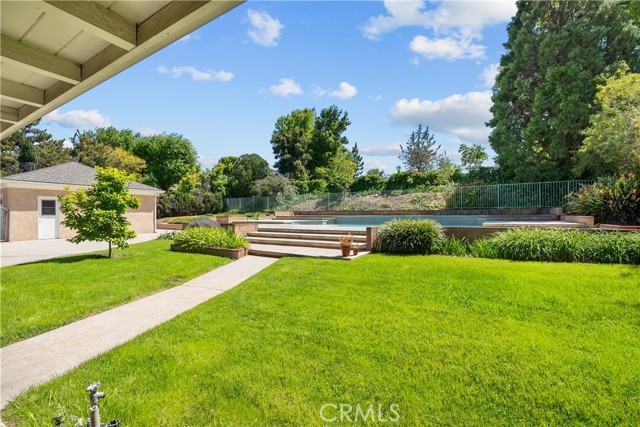 Detail Gallery Image 34 of 44 For 17416 Superior St, Northridge,  CA 91325 - 4 Beds | 2/1 Baths