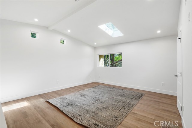 Detail Gallery Image 11 of 32 For 10028 Shoup, Chatsworth,  CA 91311 - 2 Beds | 2 Baths