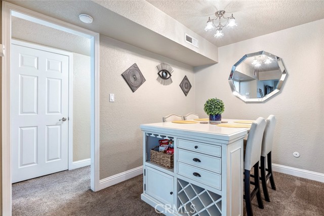 Detail Gallery Image 10 of 29 For 2881 Huntington Bld #137,  Fresno,  CA 93721 - 1 Beds | 1 Baths