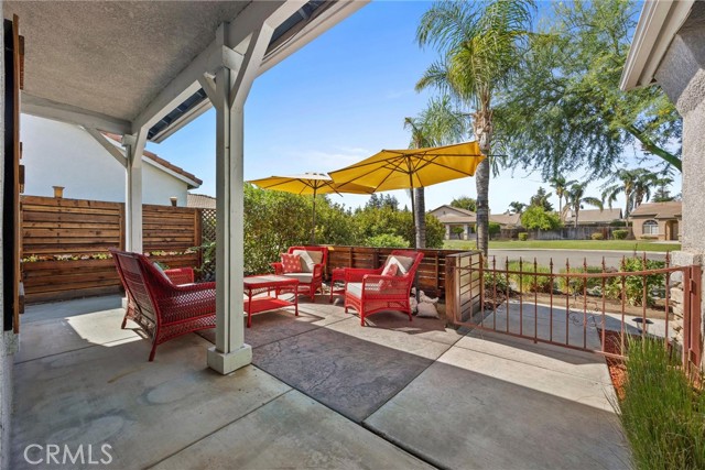 5510 Edge Water Court, Bakersfield CA: https://media.crmls.org/medias/fa2d9797-14e7-4ee9-a3d5-c1ab2071a31f.jpg
