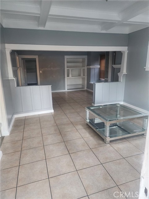 Detail Gallery Image 2 of 6 For 1470 E 42nd, Los Angeles,  CA 90011 - 3 Beds | 2 Baths