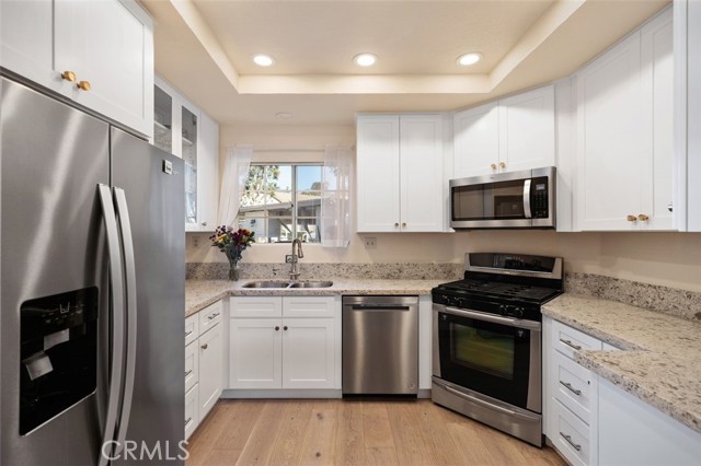 Detail Gallery Image 5 of 44 For 24382 Larchmont Ct #66,  Laguna Hills,  CA 92653 - 2 Beds | 2/1 Baths