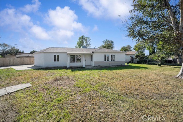 Detail Gallery Image 2 of 29 For 8326 Greenpoint, Riverside,  CA 92503 - 3 Beds | 2 Baths