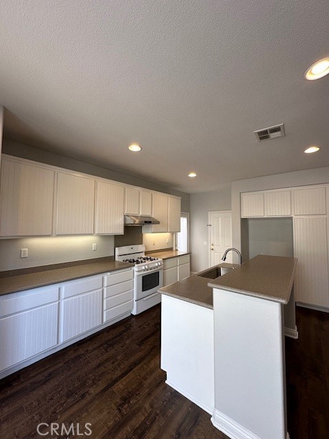 Detail Gallery Image 13 of 31 For 47 Eaglecreek, Irvine,  CA 92618 - 3 Beds | 2/1 Baths