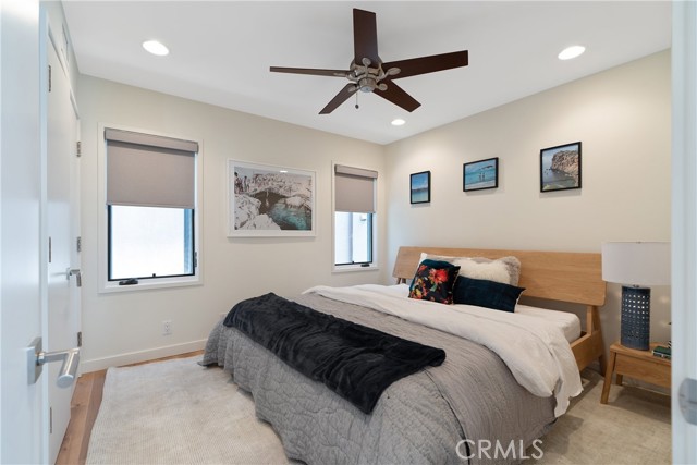 428 21st Pl, Manhattan Beach, California 90266, 3 Bedrooms Bedrooms, ,3 BathroomsBathrooms,Residential,Sold,21st Pl,SB25012241