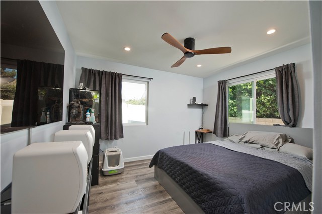 Detail Gallery Image 16 of 52 For 13608 Bassett St, Valley Glen,  CA 91405 - 6 Beds | 4 Baths