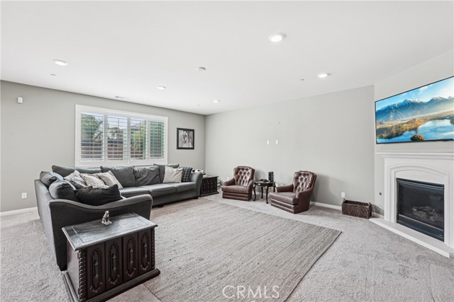 Detail Gallery Image 9 of 43 For 5371 Salt Bush Way, Fontana,  CA 92336 - 4 Beds | 3 Baths