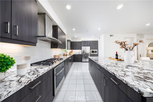 Detail Gallery Image 13 of 30 For 222 Harringay, Irvine,  CA 92618 - 3 Beds | 3/1 Baths