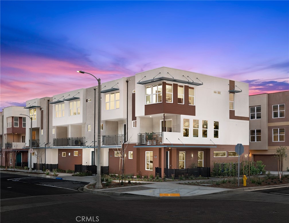 641 E Mission Boulevard