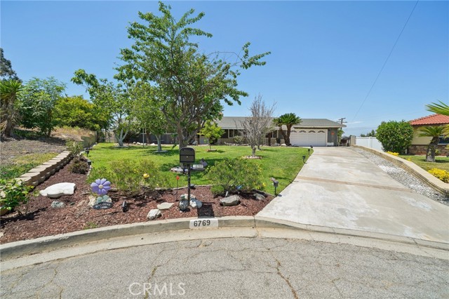 Detail Gallery Image 5 of 54 For 6769 Sunset Cir, Riverside,  CA 92505 - 3 Beds | 2 Baths