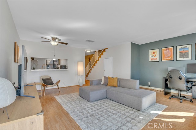 Detail Gallery Image 9 of 50 For 21040 Parthenia #25,  Canoga Park,  CA 91304 - 2 Beds | 2/1 Baths