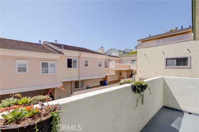 2015 Carnegie Lane, Redondo Beach, California 90278, 3 Bedrooms Bedrooms, ,2 BathroomsBathrooms,Residential,Sold,Carnegie,PV22090820