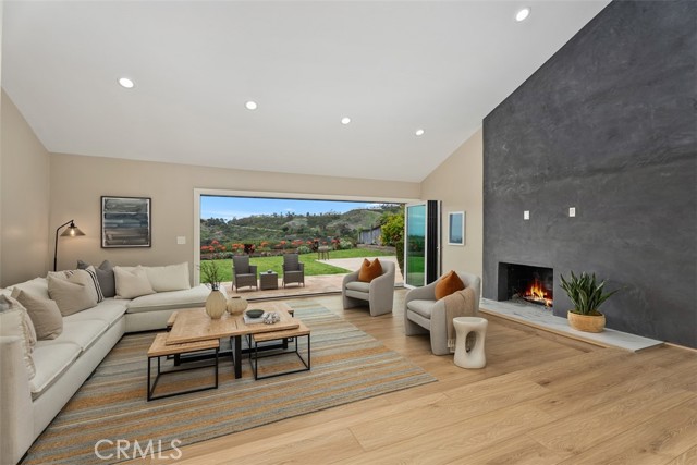 625 Calle Miguel, San Clemente CA: https://media.crmls.org/medias/fa3545d6-01bd-4a66-b1e4-683231dd375d.jpg