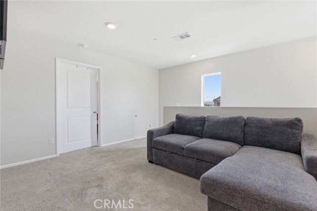 Detail Gallery Image 10 of 27 For 28858 Enclave, Winchester,  CA 92596 - 4 Beds | 2/1 Baths