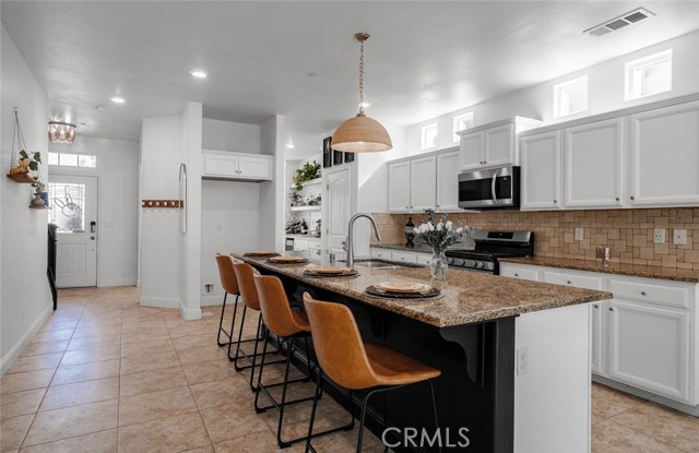 Detail Gallery Image 10 of 38 For 2027 W Babcock, Visalia,  CA 93291 - 4 Beds | 2/1 Baths