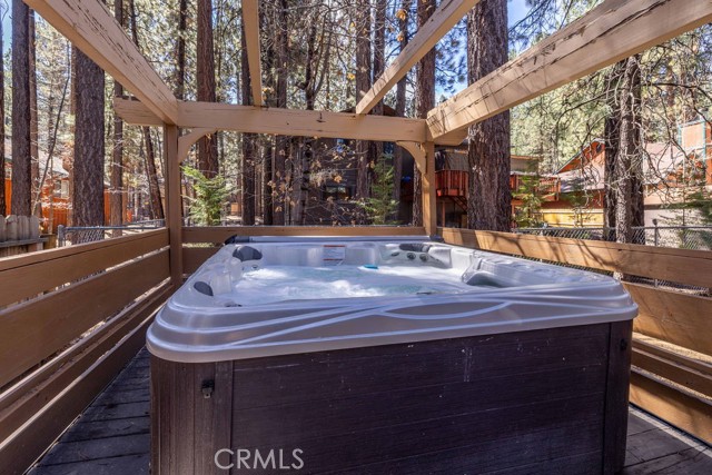 Detail Gallery Image 14 of 51 For 41941 Evergreen Dr, Big Bear Lake,  CA 92315 - 4 Beds | 4 Baths