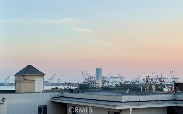 1310 E Ocean Boulevard, Long Beach CA: https://media.crmls.org/medias/fa37e77f-8809-4612-8d7b-442c27761a19.jpg