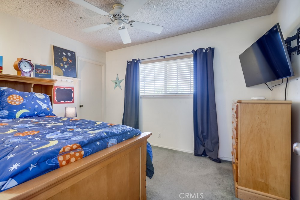https://media.crmls.org/medias/fa38bf4a-70f6-4bda-8295-cf176a7cb7b5.jpg?preset=X-Large