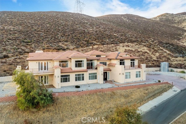 9455 Hierba Road, Agua Dulce, California 91390, 5 Bedrooms Bedrooms, ,5 BathroomsBathrooms,Single Family Residence,For Sale,Hierba,SR25008894