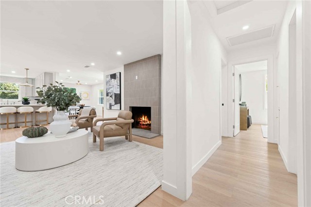 3170 Corinth Avenue, Los Angeles CA: https://media.crmls.org/medias/fa39e594-04f8-476a-b4c1-32f5230bdd02.jpg