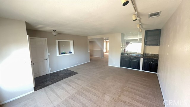 Detail Gallery Image 12 of 41 For 22962 Giant Fir Pl, Canyon Lake,  CA 92587 - 3 Beds | 2 Baths