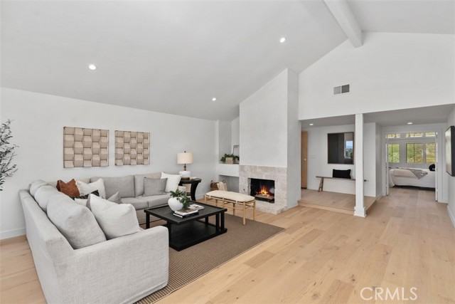 317 Calle Familia, San Clemente CA: https://media.crmls.org/medias/fa3ac1b9-259c-44ad-9203-2757f6bde235.jpg