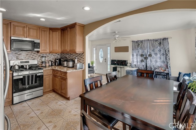 Detail Gallery Image 14 of 66 For 21931 Violeta Ave, Hawaiian Gardens,  CA 90716 - – Beds | – Baths