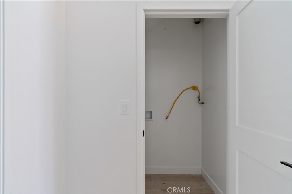 https://media.crmls.org/medias/fa3b57b2-830d-4b17-a8c9-c0b3aafafd5f.jpg?preset=X-Large