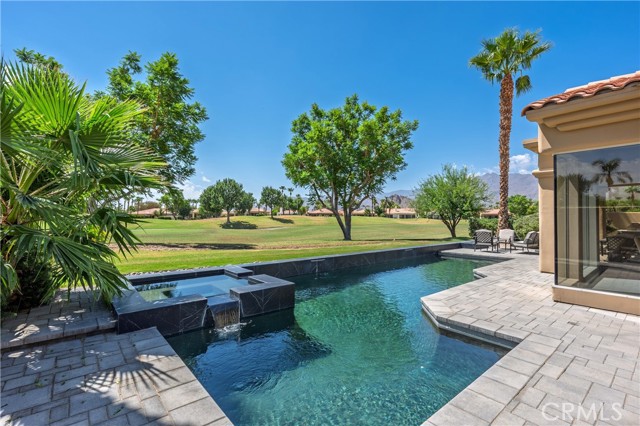 56720 Jack Nicklaus Boulevard, La Quinta CA: https://media.crmls.org/medias/fa3b7fe9-23d2-4009-ac47-978204e427e2.jpg