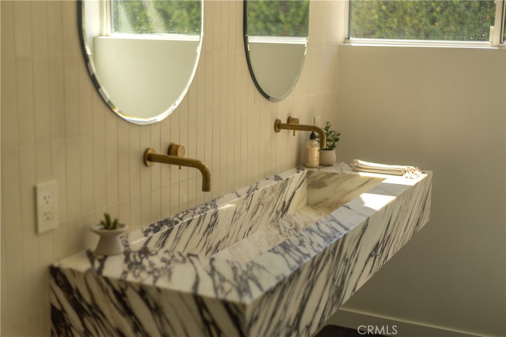 MLS #OC25263415 image #13