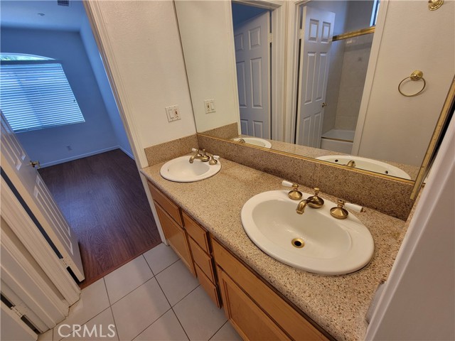 438 S Sefton Avenue, Monterey Park CA: https://media.crmls.org/medias/fa3cabb0-2d31-4d79-a56c-c9b7a9393c08.jpg