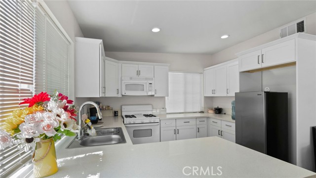 8035 Santa Rita Street, Corona CA: https://media.crmls.org/medias/fa3dc252-95e8-4236-ae42-ce9d646069bc.jpg