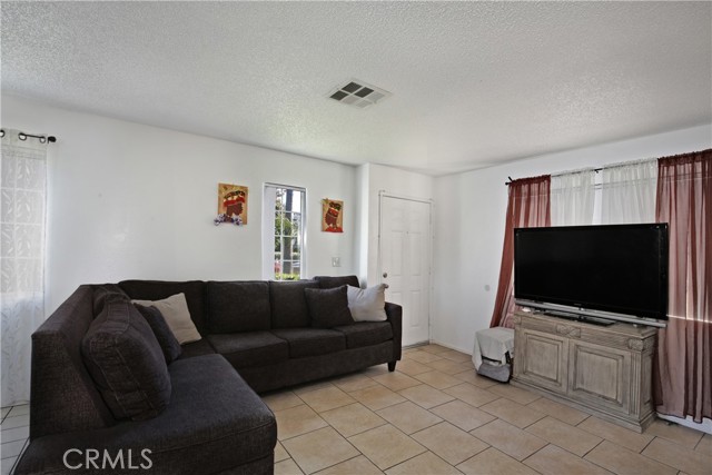 Detail Gallery Image 14 of 44 For 4061 E 60th St, Huntington Park,  CA 90255 - – Beds | – Baths