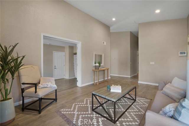 Detail Gallery Image 7 of 33 For 12982 Velvetleaf St, Moreno Valley,  CA 92553 - 4 Beds | 2 Baths